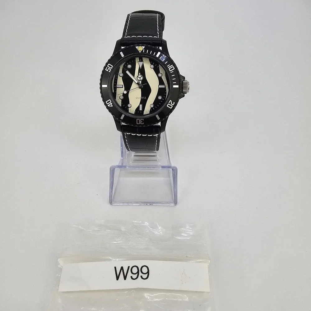 40MM Women's Watch Zebra Dial Black Case Black Leather Bands New Battery‎